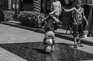 九游网-“2025世界运动会：运动舞蹈，舞者用节奏打破极限，激烈角逐精彩不停”