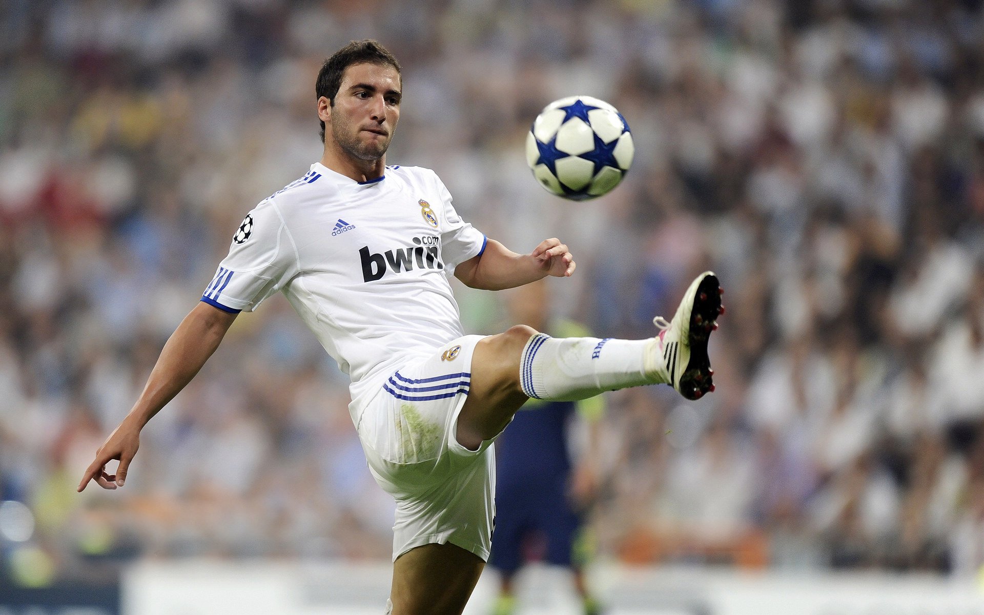 英超“飓风”反击，精彩瞬间让球迷狂热，飓风超级英雄最新版本